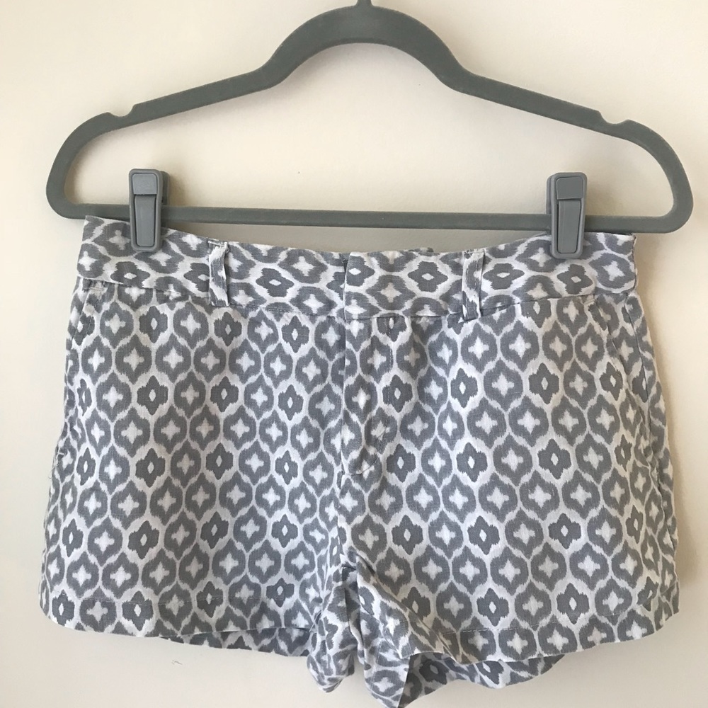 Gray & white linen Cynthia Rowley shorts